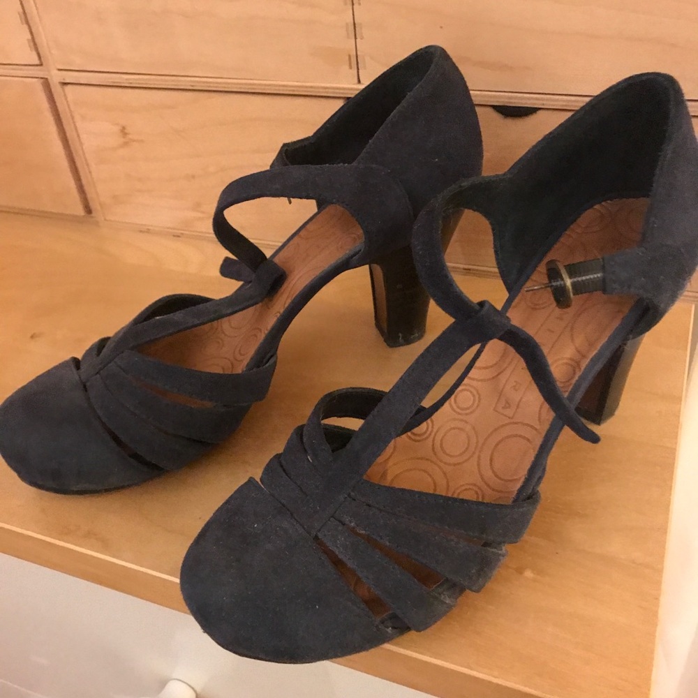 Chie Mihara pumps dk blue size 39
